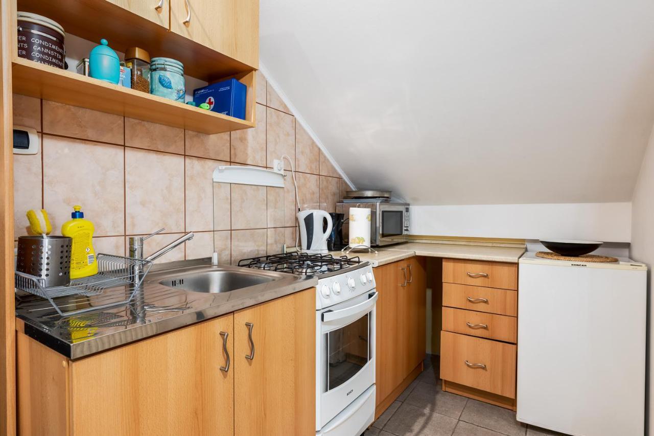 Апартаменты Studio Apartman Pavletic Слуни Номер фото
